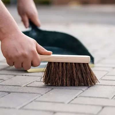 Gardman Gardener's Mate Dustpan & Brush - image 2