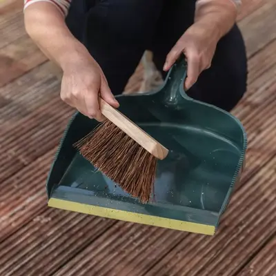 Gardman Gardener's Mate Dustpan & Brush - image 3