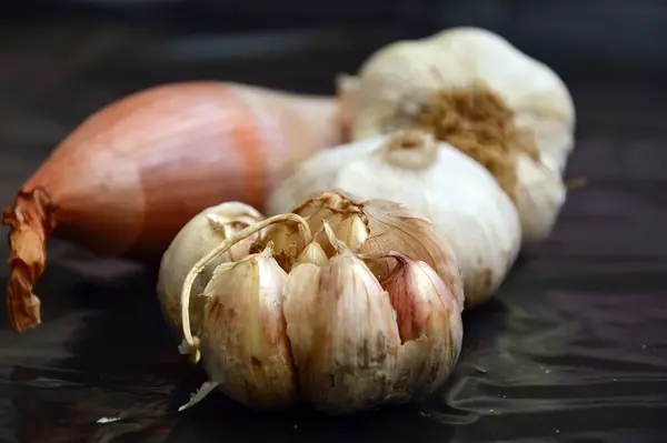 Garlic, Onion Sets & Shallots