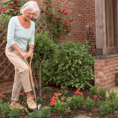 Kent & Stowe Garden Life Compact Stainless Steel Digging Spade - image 4