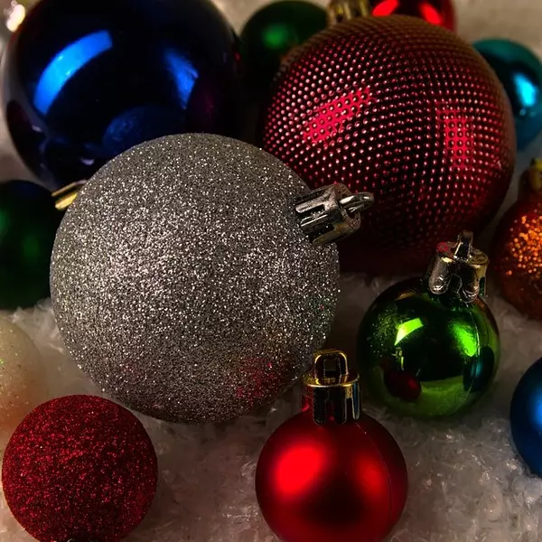 Tree Trims & Baubles