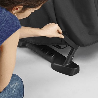 Fastening straps keep the cover in place.