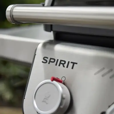 Weber Spirit E-335 Gas Barbecue - image 3