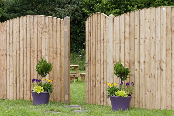 Bow Top Vertical Board Gate 0.9m x 1.8m